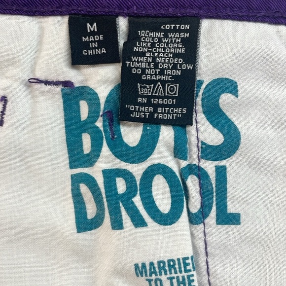 Married to the Mob Purple Pleated Mini Skirt NWT Size M Y2K Streetwear Button - Picture 8 of 16